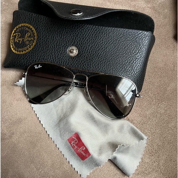 Ray-Ban Other - Pre-owned kid classic Aviators
Ray bans,Authentic. It is in good condition.